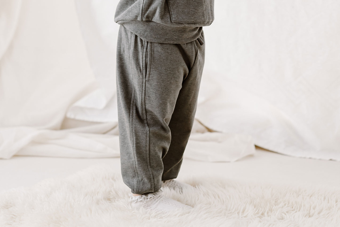 Load image into Gallery viewer, Basics Sweatpants (Bamboo Tanboocel) - Charcoal
