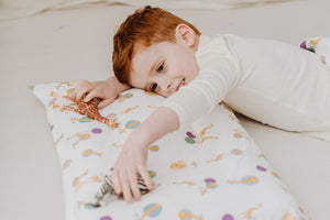
            
                Load image into Gallery viewer, Toddler Pillowcase (Bamboo Jersey, Medium) - Giraffe Shapes
            
        