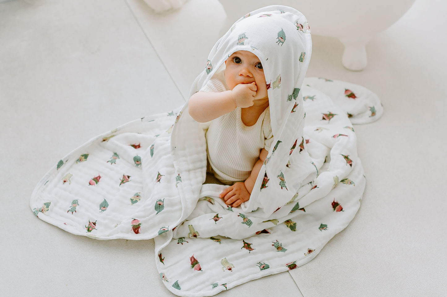 9-Layer Hooded Baby Bath Towel (Organic Cotton) - Pixie Dust