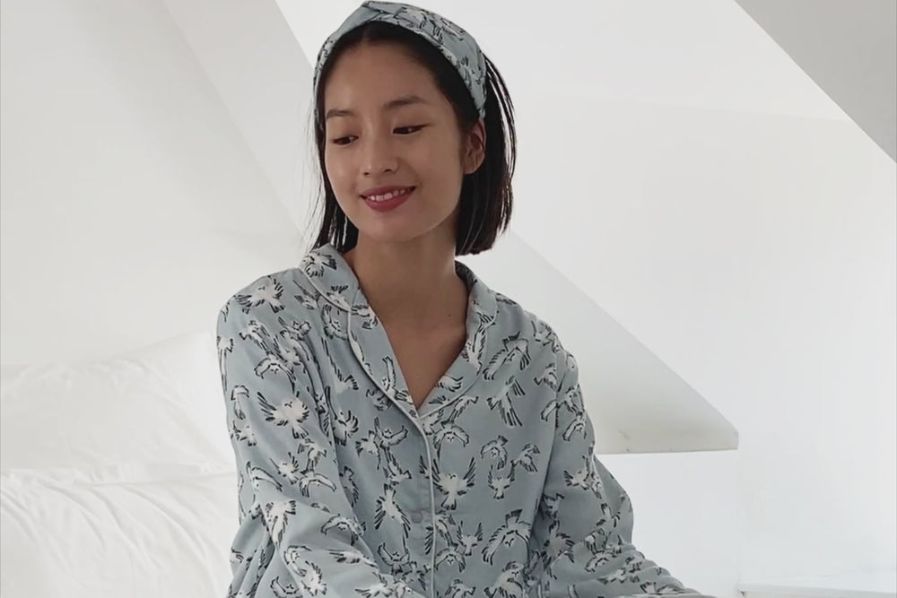 
            
                Load and play video in Gallery viewer, Women&amp;#39;s Bamboo Long sleeve Button-up PJ Set - Guess Hoo
            
        