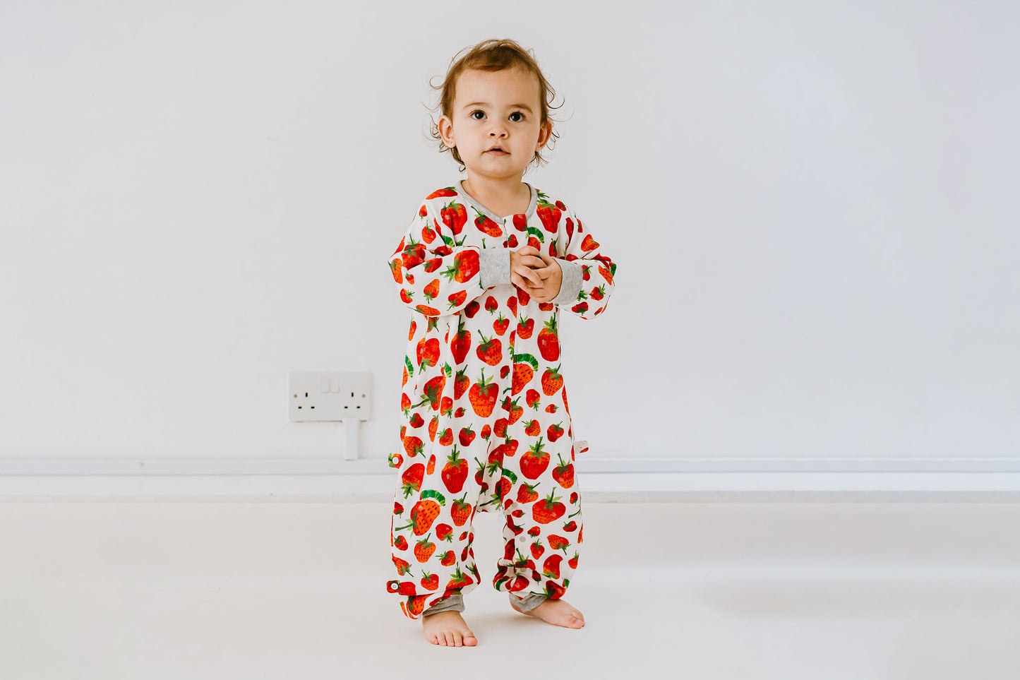 Load image into Gallery viewer, Long Sleeve Footed Sleep Bag 0.6 TOG (Bamboo) - Strawberry
