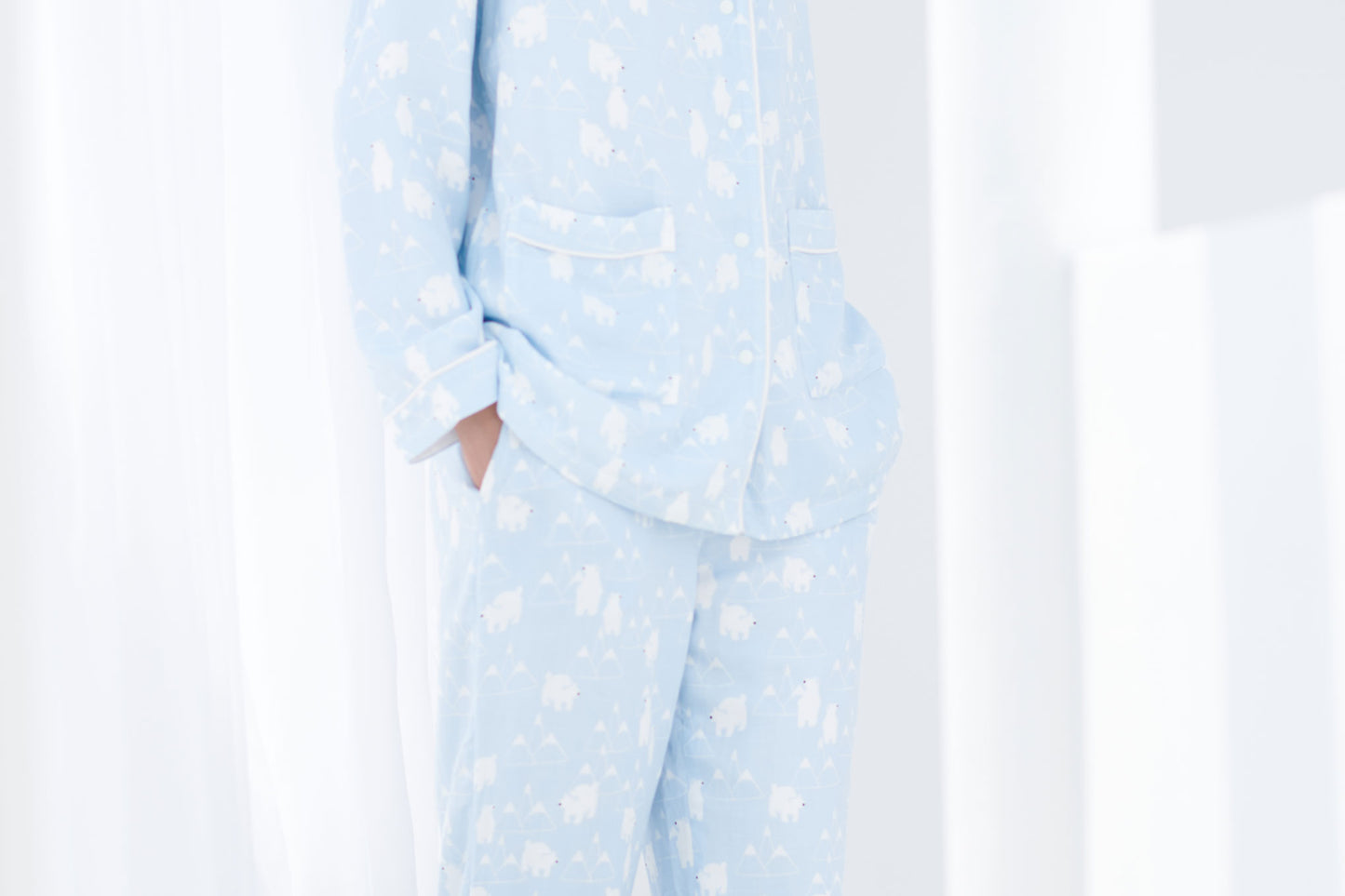 Load image into Gallery viewer, Women&amp;#39;s Long sleeve Button-up PJ Set (Bamboo) - Snowy Peaks
