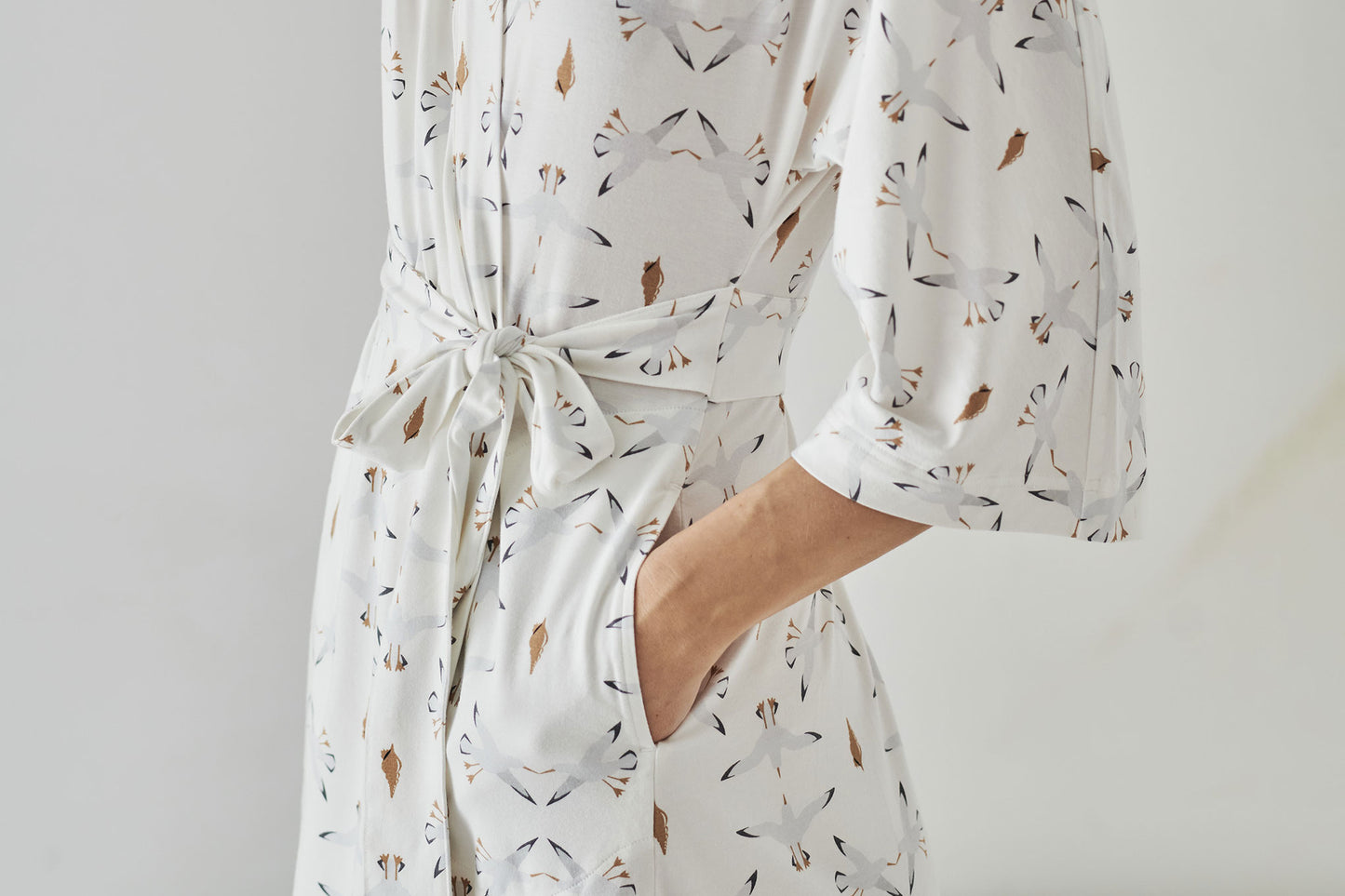 Load image into Gallery viewer, Women&amp;#39;s Bamboo Jersey Robe - Seagulls &amp;amp; Seashells - Nest Designs

