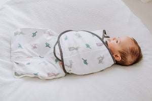 
            
                Load image into Gallery viewer, Organic Cotton Startle Stop Sleep Bag 0.5 TOG - The Tortoise &amp;amp; The Hare
            
        