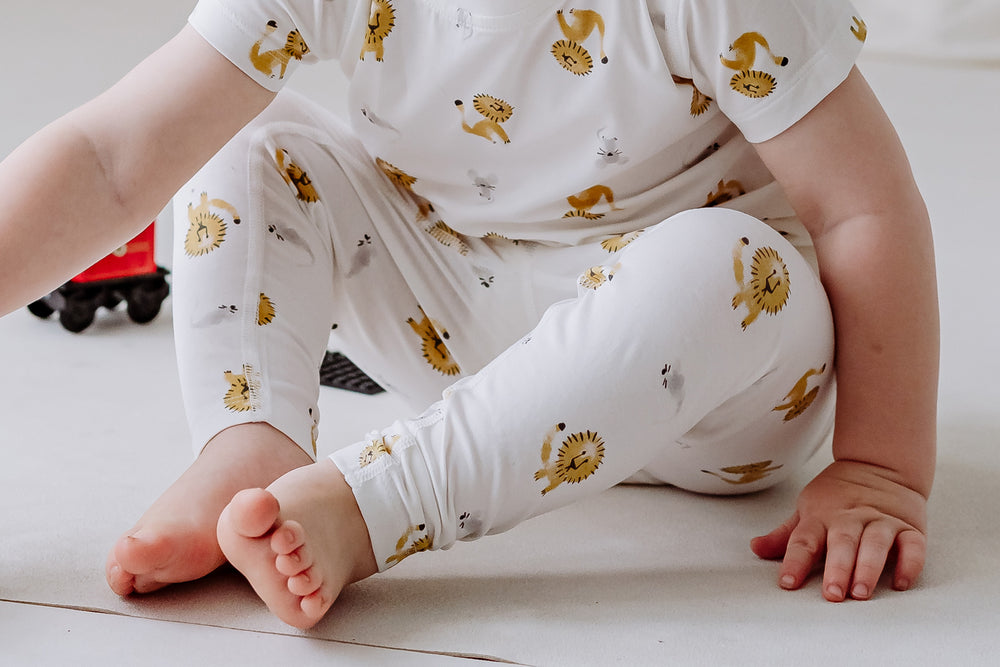 
            
                Load image into Gallery viewer, Bamboo Jersey Leggings - The Lion and The Mouse
            
        