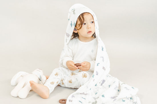 Load image into Gallery viewer, 9-Layer Hooded Baby Bath Towel (Organic Cotton) - The Tortoise &amp;amp; The Hare
