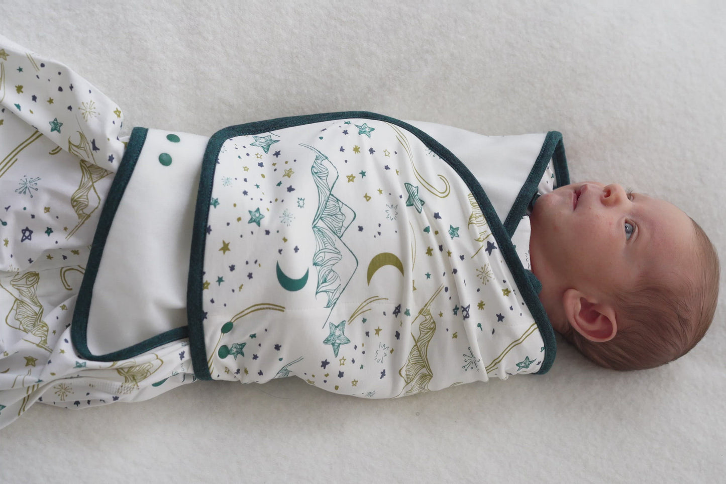 Load and play video in Gallery viewer, Swaddle Sleep Bag 0.25 TOG (Bamboo Jersey) - Stars White
